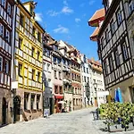 Gemuetlich Zentrale Souterraint Wohnung 65Qm