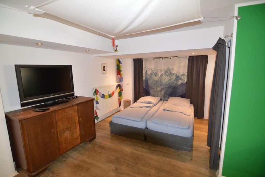Gemutlich Zentrale Souterraint 65qm Apartment *